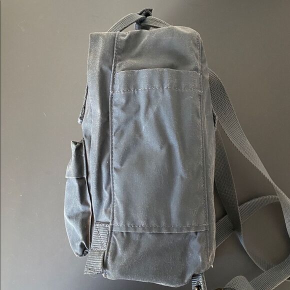 Fjallraven Kanken Mini Backpack 3L Dark Gray Chacole Outdoor Casual - Picture 11 of 12